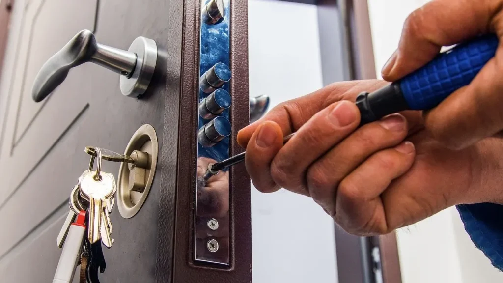 Residential locksmith locks around the clock
